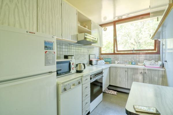 Appartement traversant 4 pièces 76 m² - Calme absolu au coeur d'une résidence familiale arborée