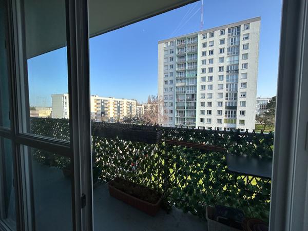 APPARTEMENT TYPE 2 - ASCENSEUR - CAUCRIAUVILLE