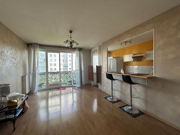 APPARTEMENT TYPE 2 - ASCENSEUR - CAUCRIAUVILLE