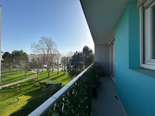 APPARTEMENT TYPE 2 - ASCENSEUR - CAUCRIAUVILLE