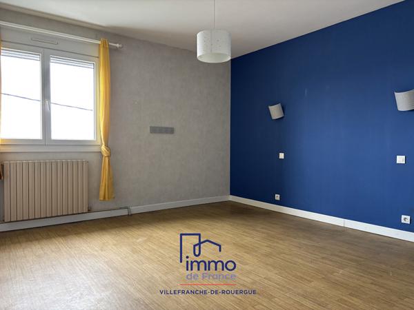 Maison T5 sur deux niveaux 128 m2 avec terrain et garage