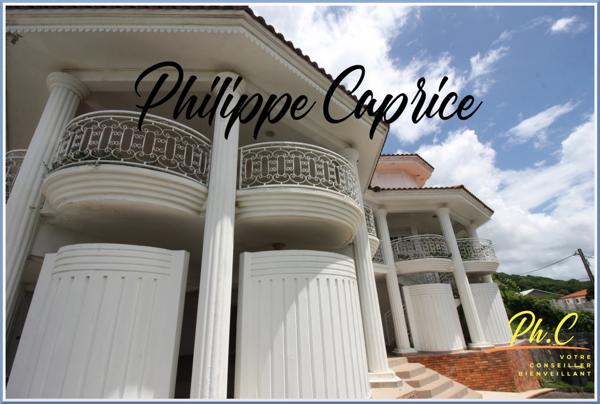 Maison 176 m² à vendre 8 pièces sur 2 niveaux - FORT DE FRANCE (972)