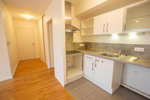 COEUR VILLAGE - SUPERBE 3 PIECES, BALCON, 2 PLACES DE PARKING, CAVE