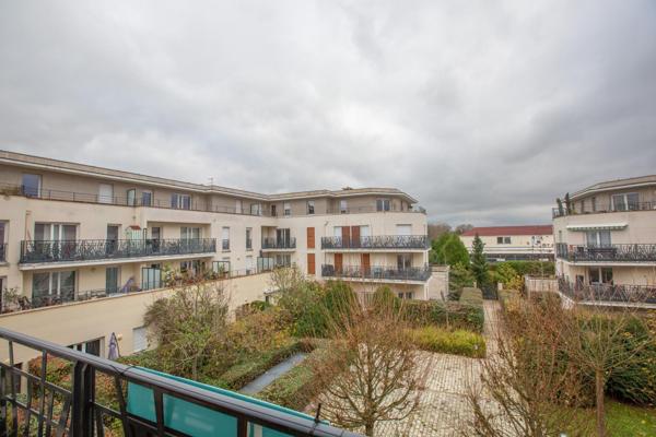 COEUR VILLAGE - SUPERBE 3 PIECES, BALCON, 2 PLACES DE PARKING, CAVE