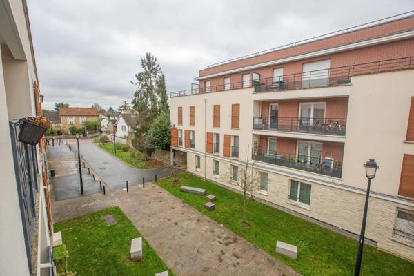 COEUR VILLAGE - SUPERBE 3 PIECES, BALCON, 2 PLACES DE PARKING, CAVE