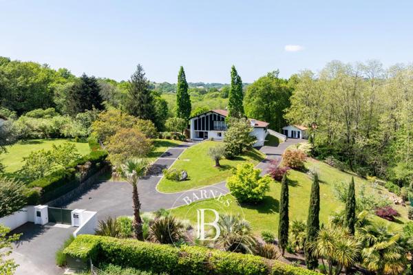 Mouguerre, Maison 4 Chambres -  292 m² à vendre