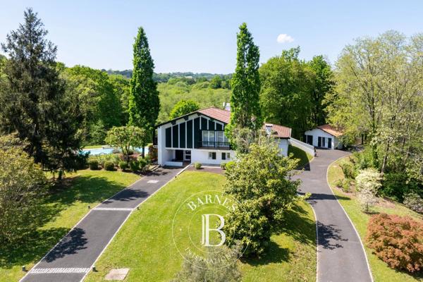 Mouguerre, Maison 4 Chambres -  292 m² à vendre