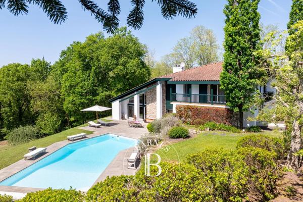 Mouguerre, Maison 4 Chambres -  292 m² à vendre
