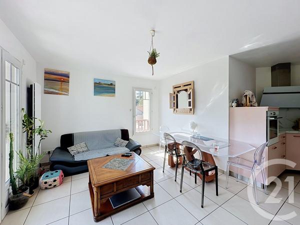 Appartement F3 à vendre  3 pièces - 57 m 2   ARCACHON  - 33