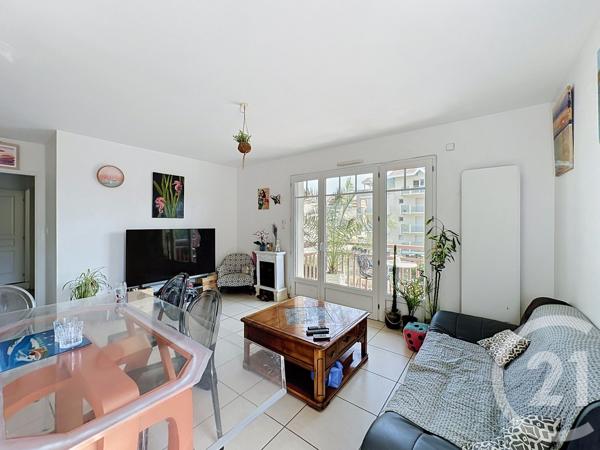 Appartement F3 à vendre  3 pièces - 57 m 2   ARCACHON  - 33
