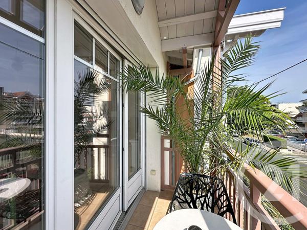 Appartement F3 à vendre  3 pièces - 57 m 2   ARCACHON  - 33