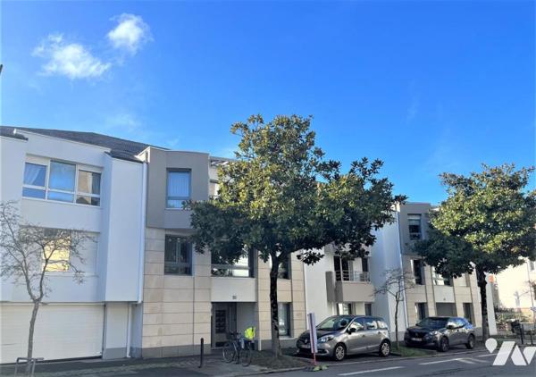 Nantes Monselet-Rd Pt de Vannes,  T4 de 99 m² de 1992, terrasse Sud-Ouest 13 m², garage.