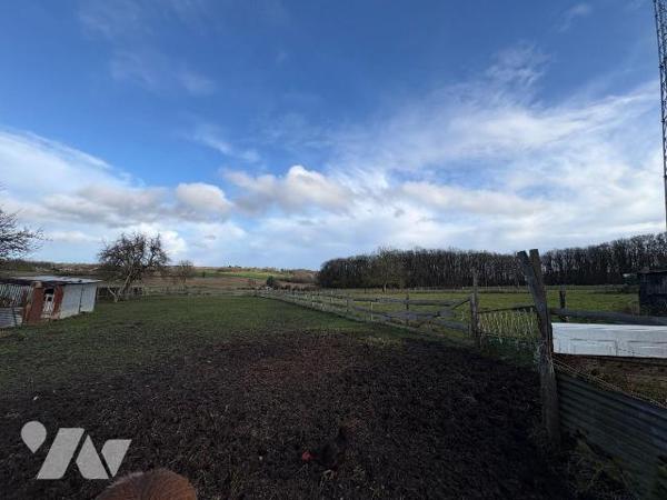Maison comprenant une entrée, une cuisine, un séjour, un dégagement, une salle d'eau, des WC et...