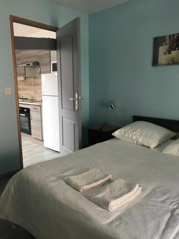 Immeuble à vendre LA GUERCHE SUR L'AUBOIS (18)