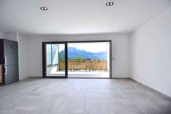 Appartement à louer - Saint-Jorioz 3 pièces de 76.58 m²