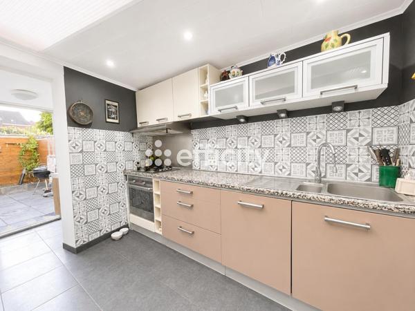 Maison
         4 pièces
        - 94 m² 207 000 € *
