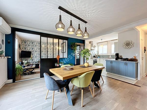 A vendre - Maison à Champigne de 83m2, deux chambres et grand terrain de 900m2