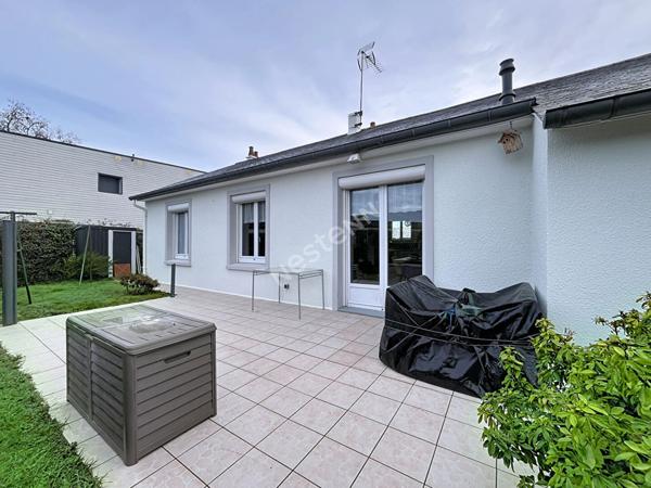 A vendre - Maison à Champigne de 83m2, deux chambres et grand terrain de 900m2