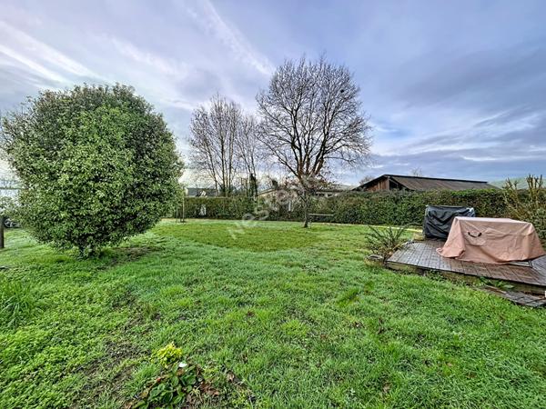A vendre - Maison à Champigne de 83m2, deux chambres et grand terrain de 900m2