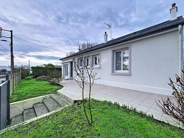 A vendre - Maison à Champigne de 83m2, deux chambres et grand terrain de 900m2