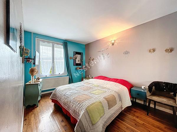 A vendre - Maison à Champigne de 83m2, deux chambres et grand terrain de 900m2