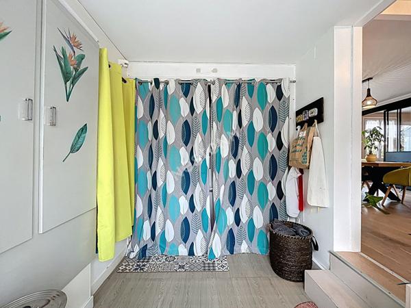 A vendre - Maison à Champigne de 83m2, deux chambres et grand terrain de 900m2