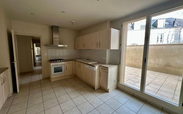 Appartement à louer    3 pièces • 126,58 m2 Brive-la-Gaillarde