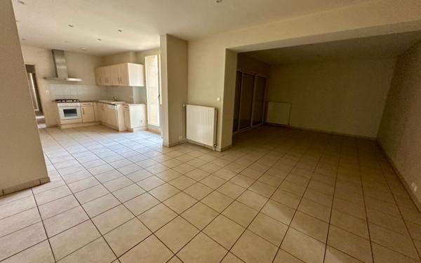 Appartement à louer    3 pièces • 126,58 m2 Brive-la-Gaillarde