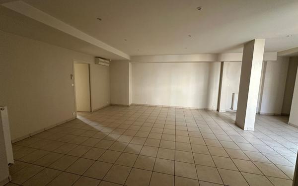 Appartement à louer    3 pièces • 126,58 m2 Brive-la-Gaillarde