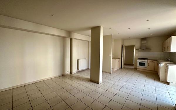 Appartement à louer    3 pièces • 126,58 m2 Brive-la-Gaillarde