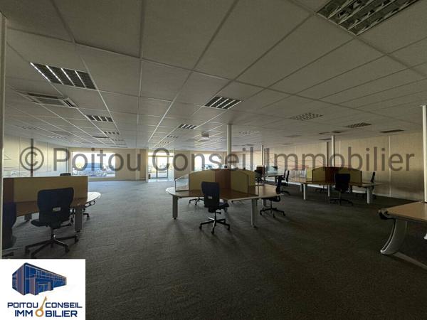 A LOUER LOCAL BUREAUX AVEC VISIBILITE ZONE ECHIRE PROCHE NIORT 376m2 AVEC PARKINGS PROCHE PEAGE AUTOROUTE A83
