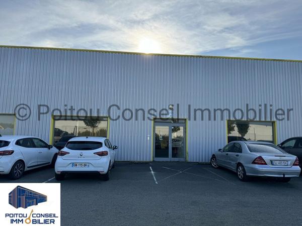 A LOUER LOCAL BUREAUX AVEC VISIBILITE ZONE ECHIRE PROCHE NIORT 376m2 AVEC PARKINGS PROCHE PEAGE AUTOROUTE A83