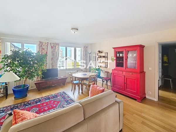 Quartier Saint Etienne: à côté du métro Mairie d'Issy, des commerces et des écoles