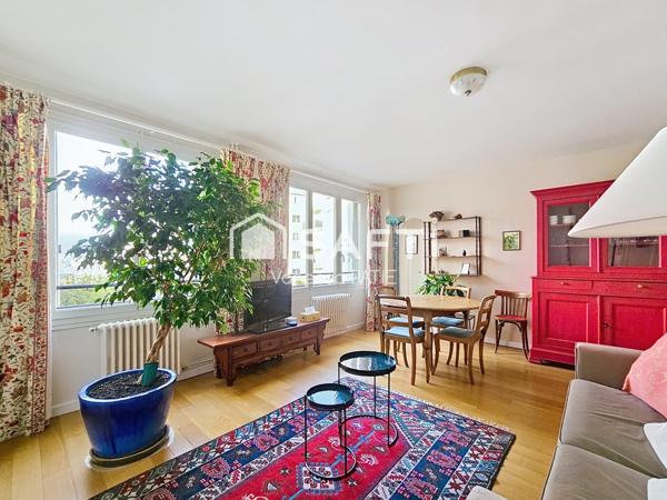 Quartier Saint Etienne: à côté du métro Mairie d'Issy, des commerces et des écoles