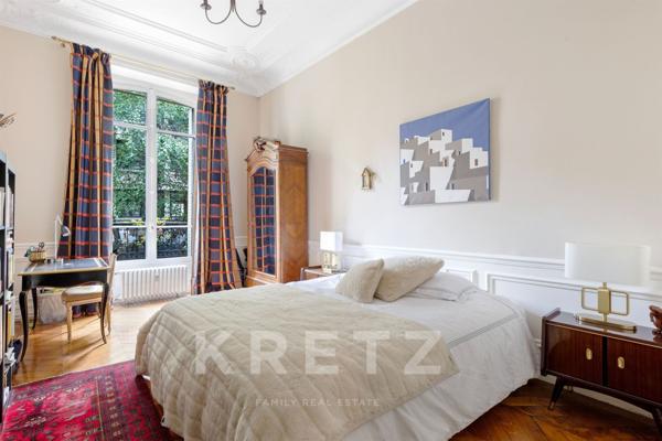 Appartement de réception proche du Parc Monceau et de la Mairie du 8ème