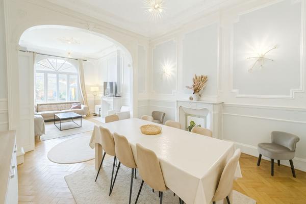 Maison 8 pièces 227 m2