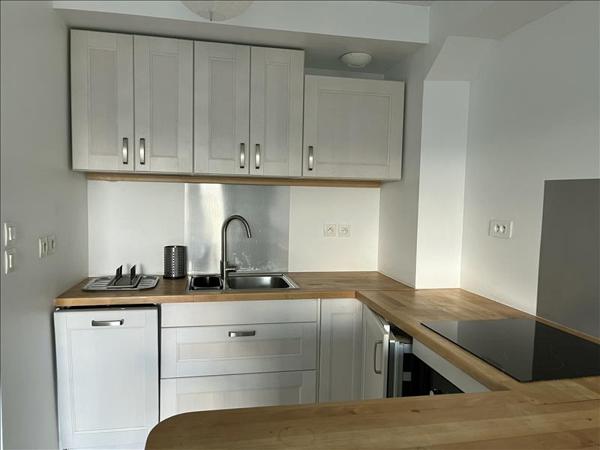 Appartement à louer 720 € CC Tours 2 p 46 m² DPE C