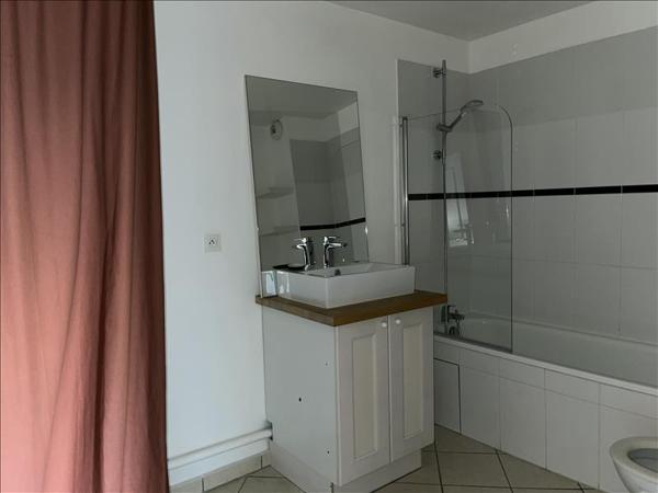 Appartement à louer 720 € CC Tours 2 p 46 m² DPE C
