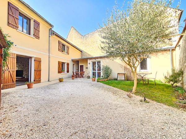 MAISON 5 PIECES EN PLEIN CENTRE DE MARINES - COUR, GARAGE ET DÉPENDANCES