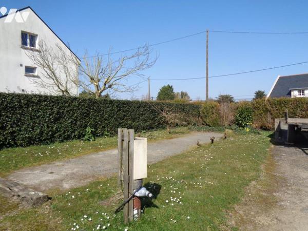 TAB 1261 m² dont 600 m² constructible non viabilisé exposé sud