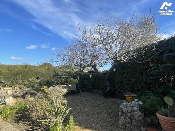 Vallauris Collines Maison  individuelle de 150 m2  Habitable sur un terrain  de 1400 m2 avec piscine