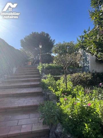 Vallauris Collines Maison  individuelle de 150 m2  Habitable sur un terrain  de 1400 m2 avec piscine