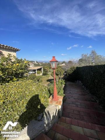 Vallauris Collines Maison  individuelle de 150 m2  Habitable sur un terrain  de 1400 m2 avec piscine