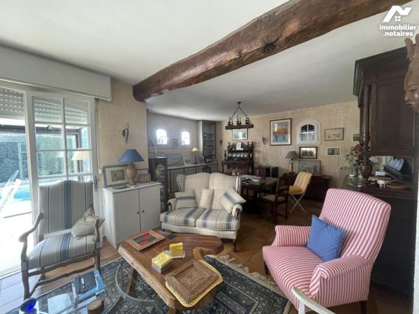 Vallauris Collines Maison  individuelle de 150 m2  Habitable sur un terrain  de 1400 m2 avec piscine