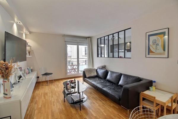 Appartement 3 pieces 63m² avec balcon - deux places de parking - cave