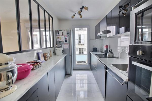 Appartement 3 pieces 63m² avec balcon - deux places de parking - cave