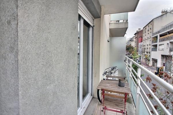 Appartement 3 pieces 63m² avec balcon - deux places de parking - cave