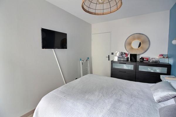 Appartement 3 pieces 63m² avec balcon - deux places de parking - cave