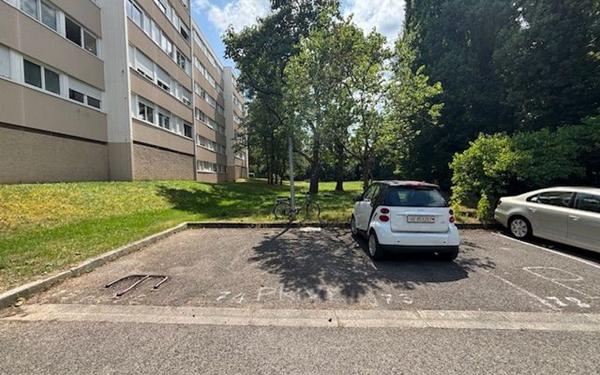 Stationnement à louer    Gaillard