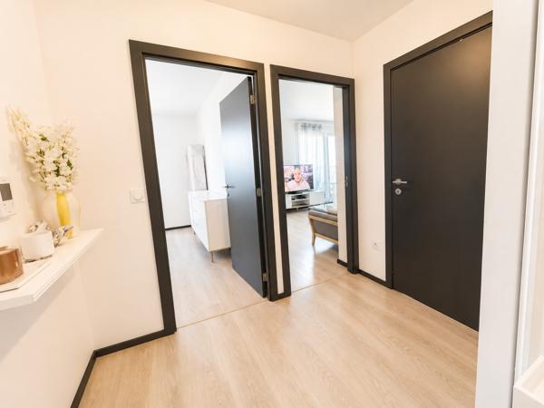 Appartement
         2 pièces
        - 49 m² Exclusivité 289 000 € *